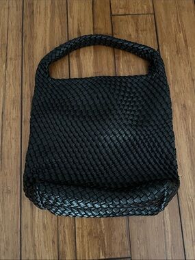 Woven Black Shoulder Bag - Sleek Everyday Carry